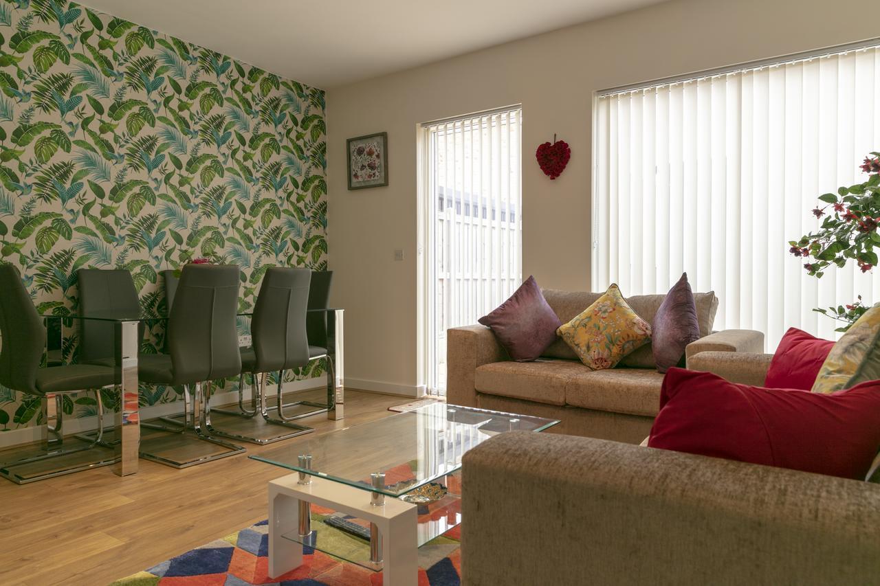 Apartemen Modern & Exquisite Trumpington Townhouse With Parking & 5 Mins To Papworth Hospital Cambridge (Cambridgeshire)